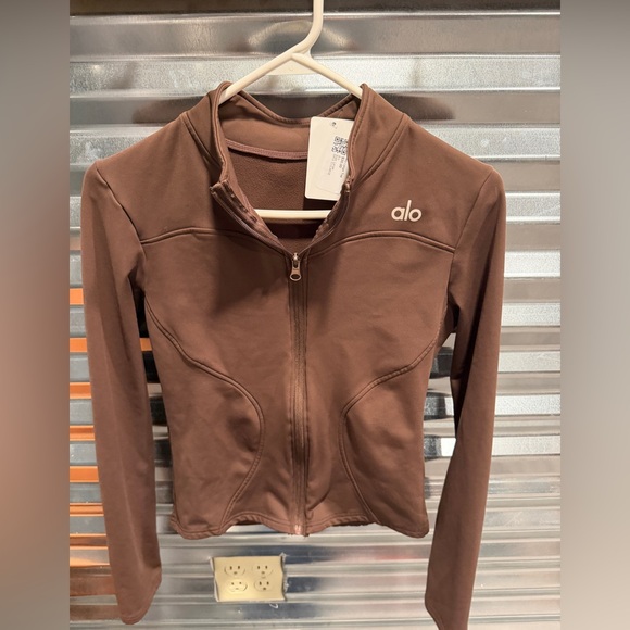 ALO Yoga Tops - ALO woman’s yoga cropped zipup brown size large